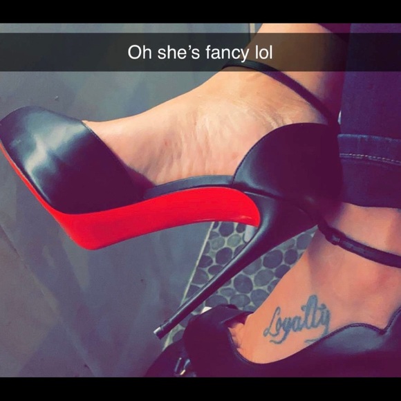 Meet your Posher, Lacey - Picture 3 of 6